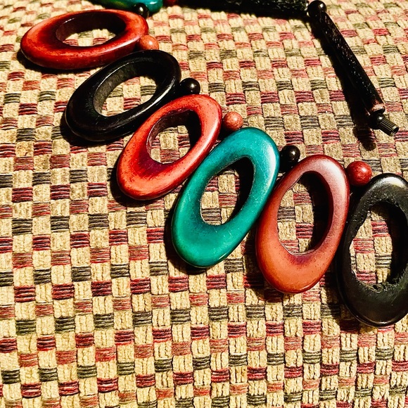 Vintage Nut seed Over dyed oval necklace. Absolutely stunning. Pristine. - Picture 3 of 8